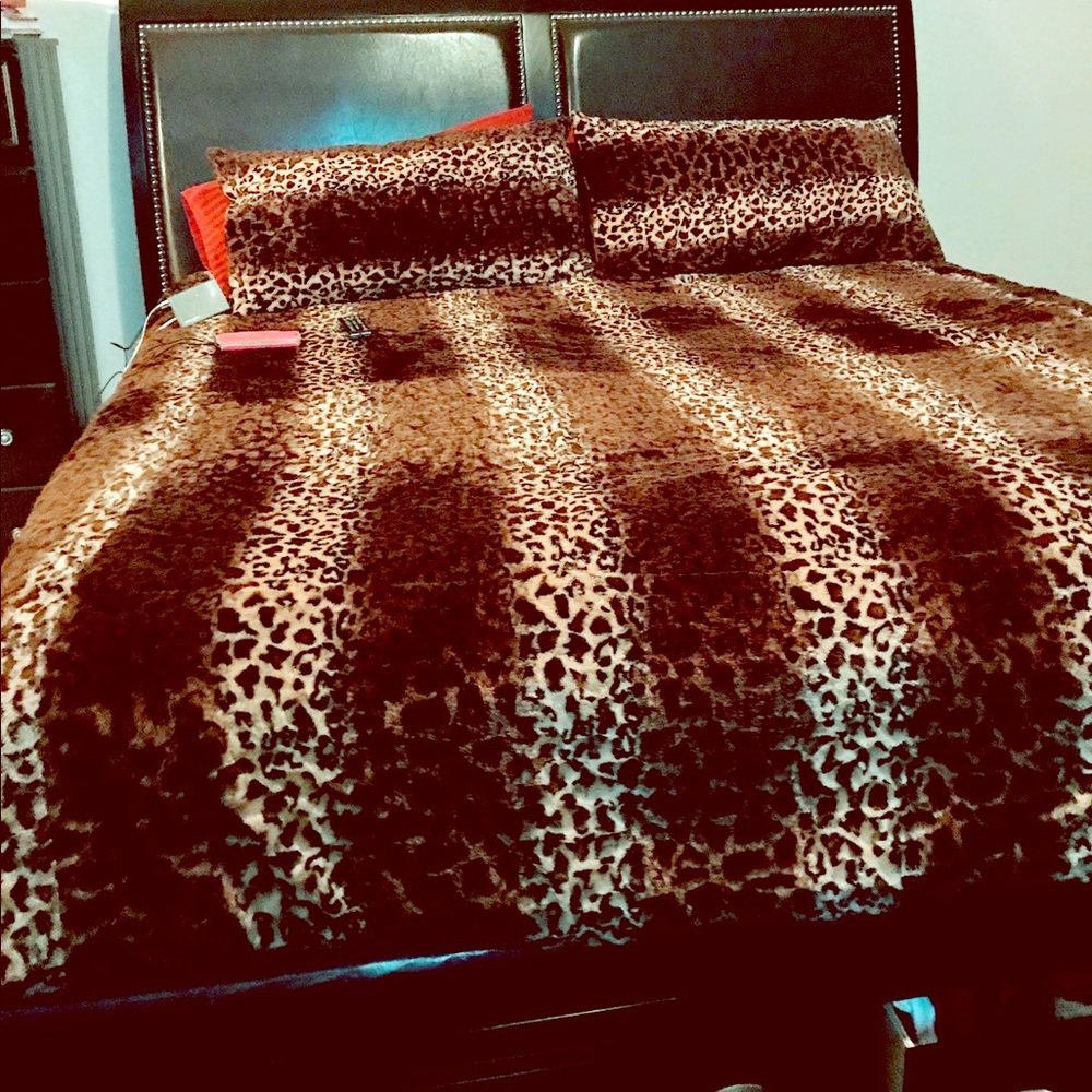 King bedroom set dresser and mirror